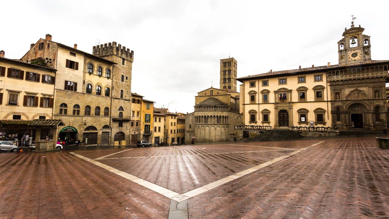 Piazza Grande ad Arezzo Agriturismo a Massa Marittima